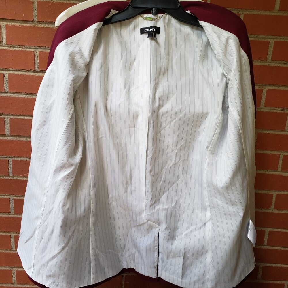BNWT DKNY ravishing deep rose-colored glasses lined blazer (10) - Picture 2 of 7
